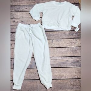 NWT Jenni Intimates Teddy Bear Sherpa Loungewear Set in White Size Small